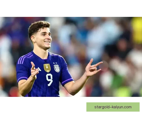 阿尔瓦雷斯家庭背景及其对职业生涯的影响分析